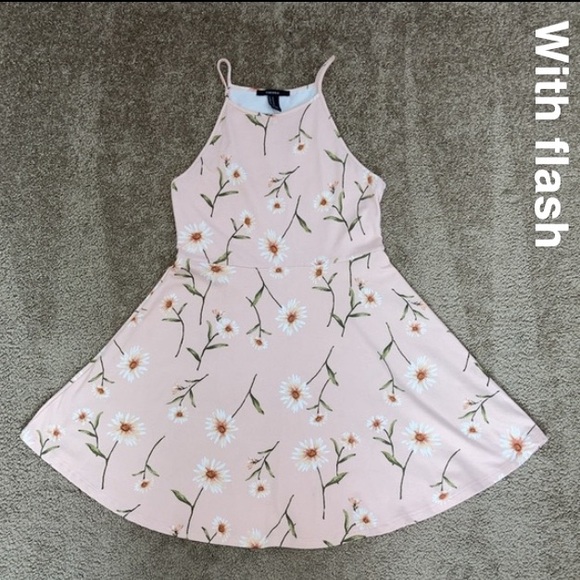 Forever 21 blush pink with white floral large print halter dress, medium - Picture 2 of 12